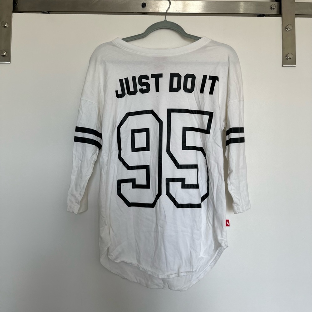 Nike 3/4 sleeve length shirt
